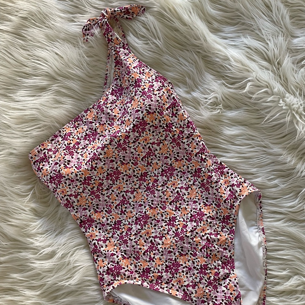 Loft floral one piece swimsuit full coverage built in bra